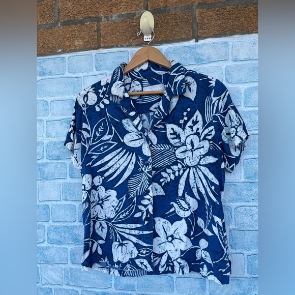 Jams world blue floral print button down size medium - Picture 2 of 10
